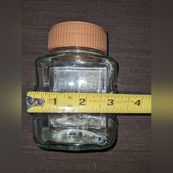 4 Glass Jars with Lids - Picture 4 of 6